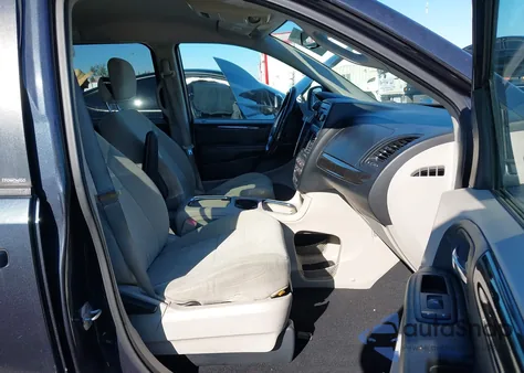 2013 Dodge Grand Caravan Sxt из США, поврежденный, VIN 2C4RDGCG4DR609326